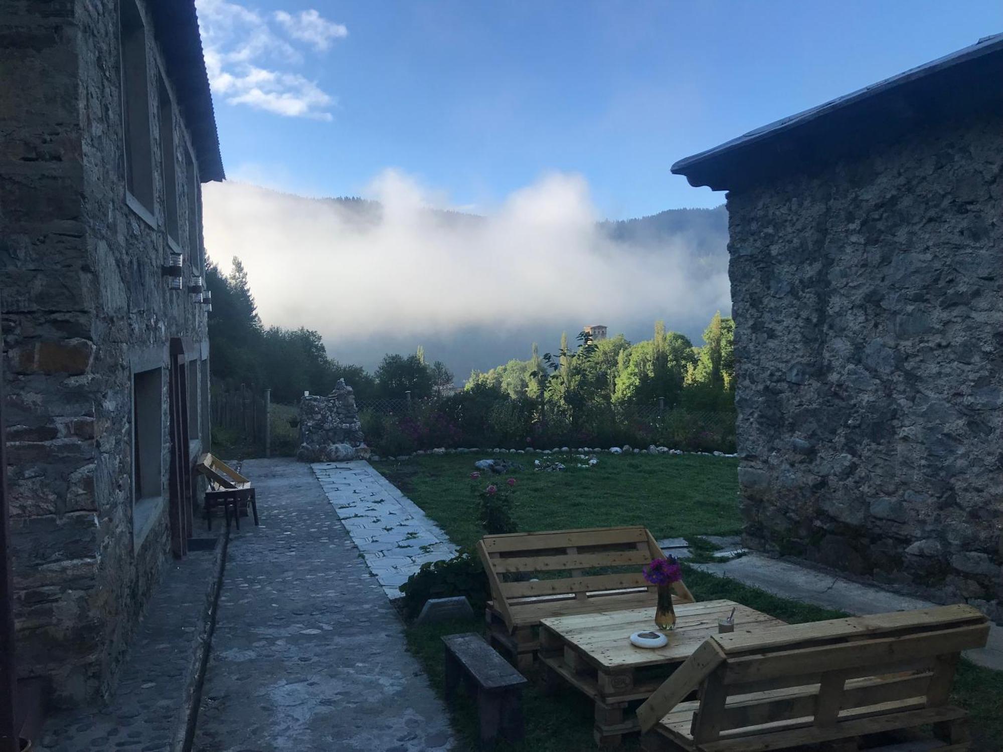 River side SVANETI Mestia Eksteriør billede