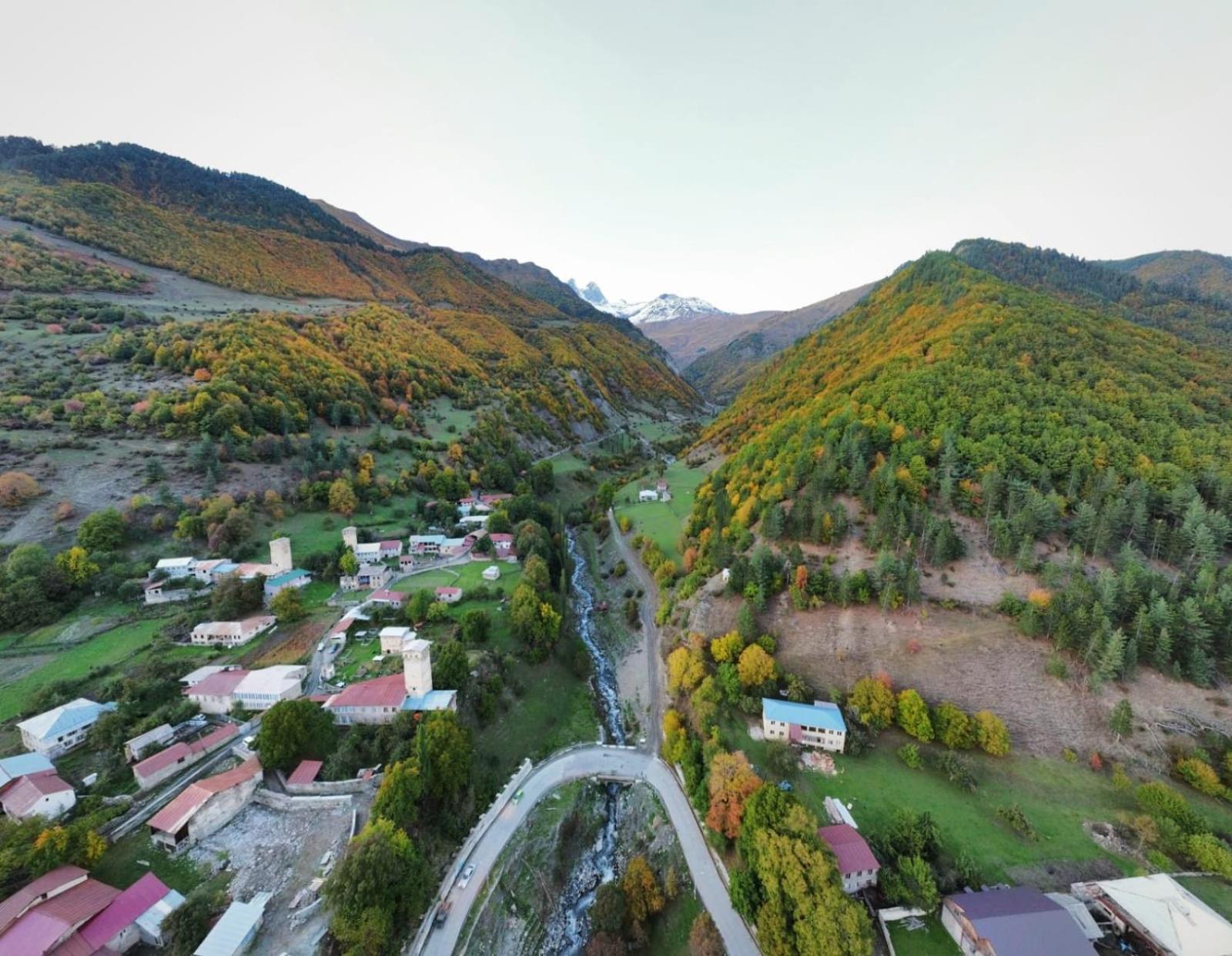 River side SVANETI Mestia Eksteriør billede