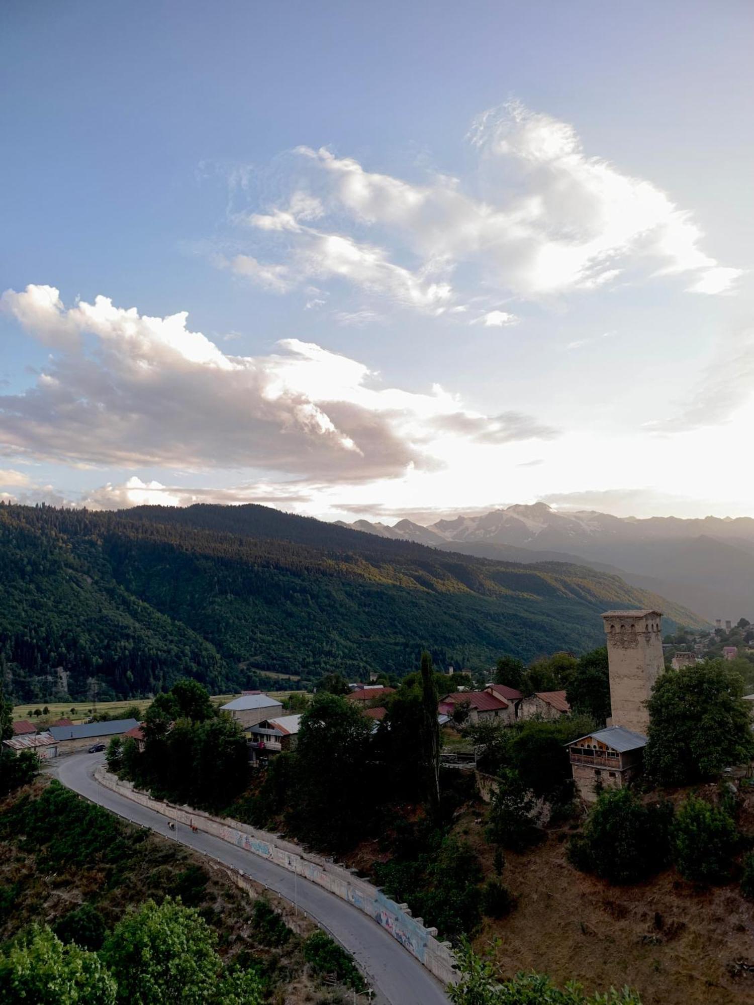 River side SVANETI Mestia Eksteriør billede